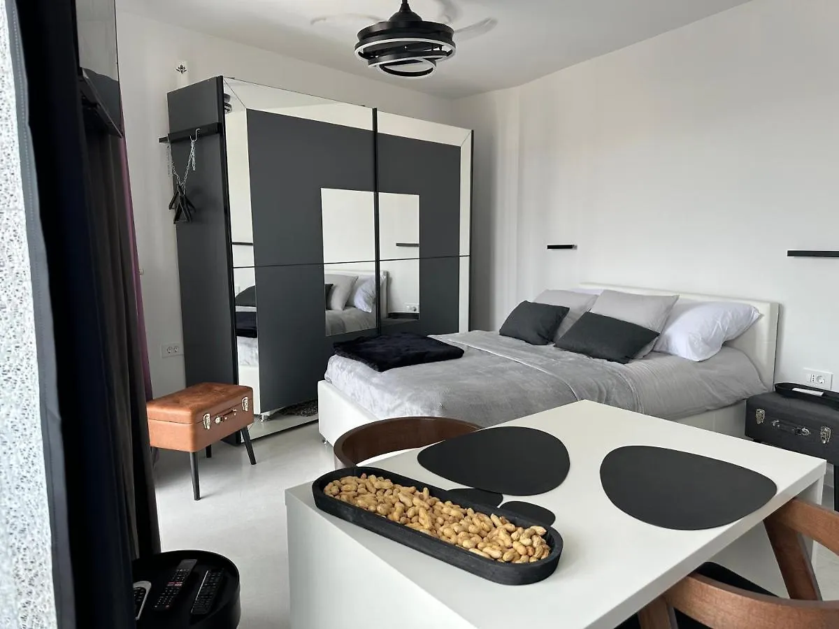 Fiorino Apartment-Studio With Balcony Rijeka Croatia